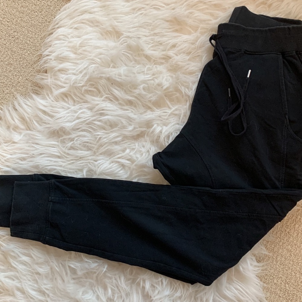 Queen Of Hearts Jogger sz 6 Black
